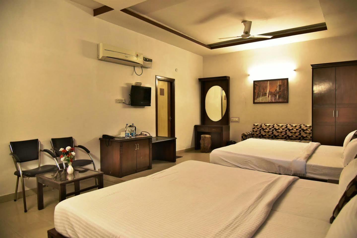 FabHotel HK Continental Amritsar Esterno foto