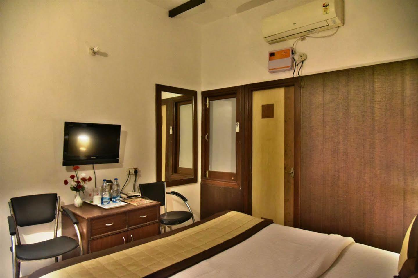FabHotel HK Continental Amritsar Esterno foto